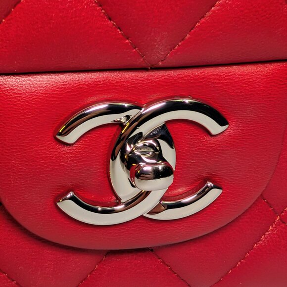 Chanel Rare 2013 17b Red Quilted Classic Jumbo Lambskin Double Flap Bag - Picture 3 of 16
